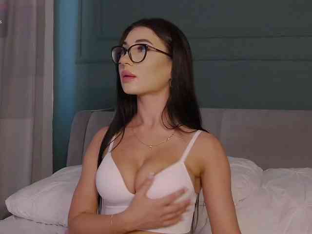 IvyNoirr webcam
