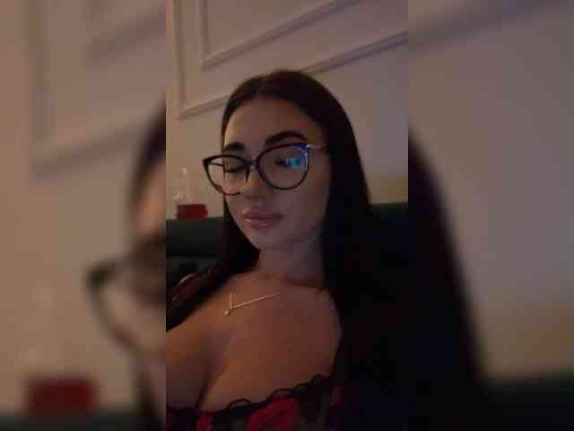 IvyNoirr webcam