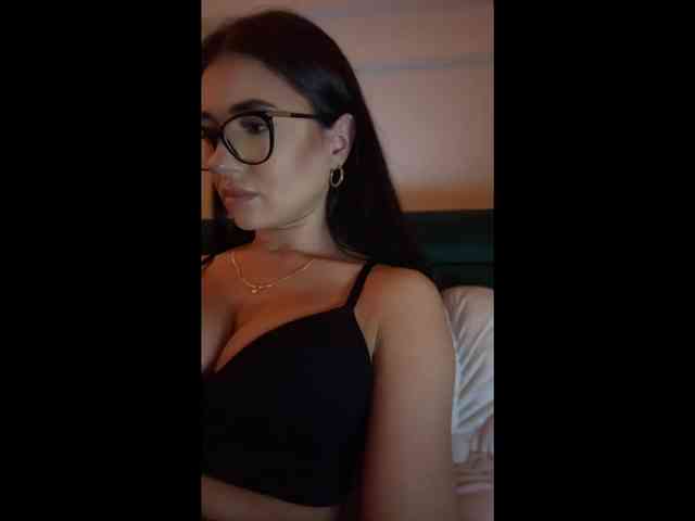 IvyNoirr webcam