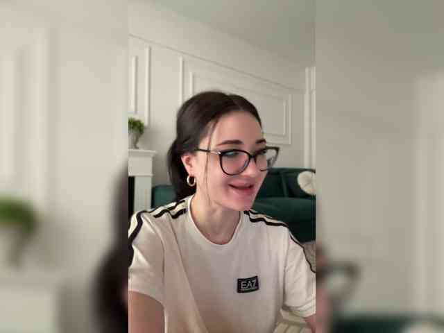 IvyNoirr webcam