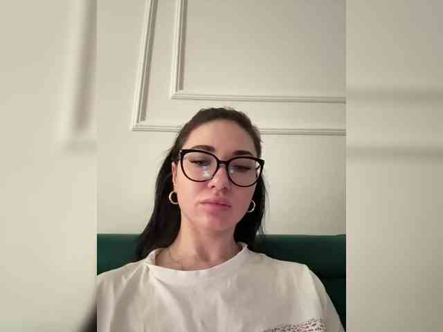 IvyNoirr webcam