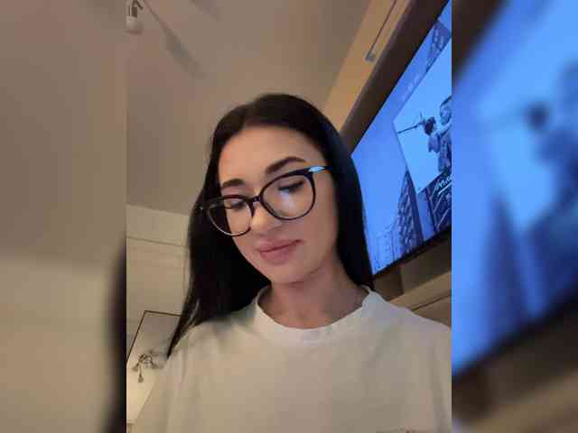 IvyNoirr webcam