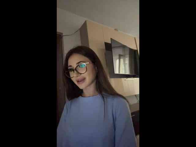IvyNoirr webcam