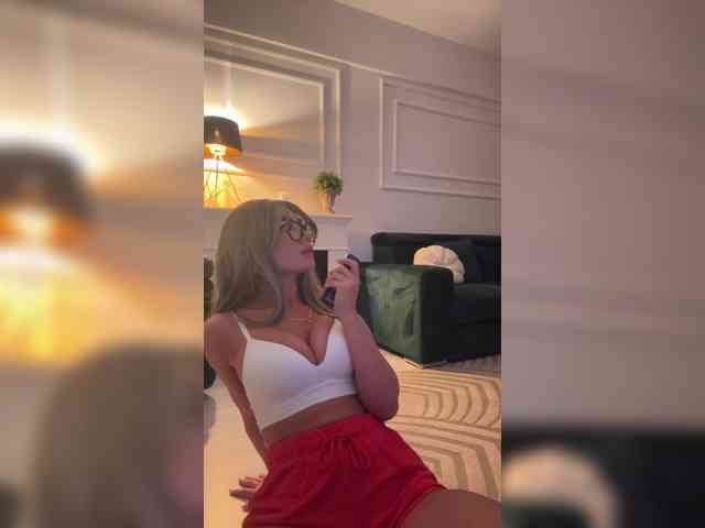 IvyNoirr webcam