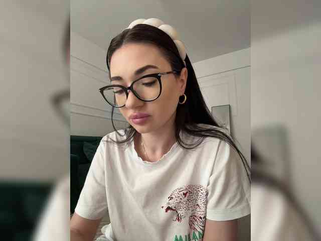 IvyNoirr webcam