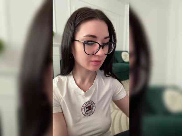 IvyNoirr webcam