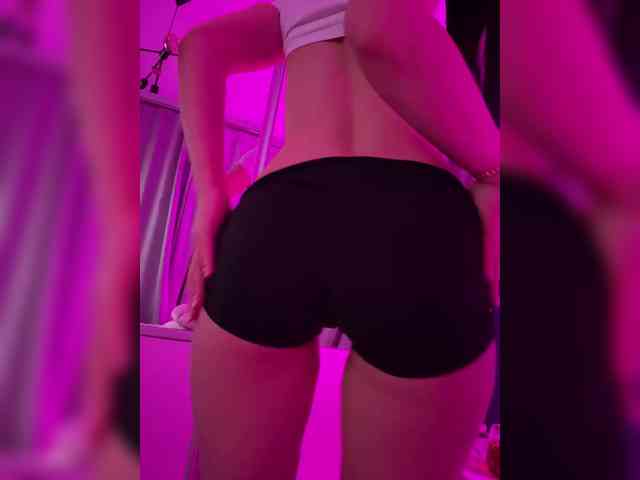 IvyNoirr webcam