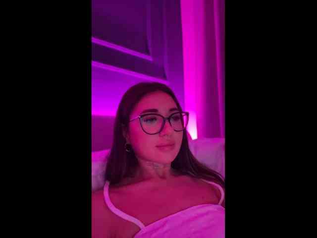 IvyyXOXO webcam