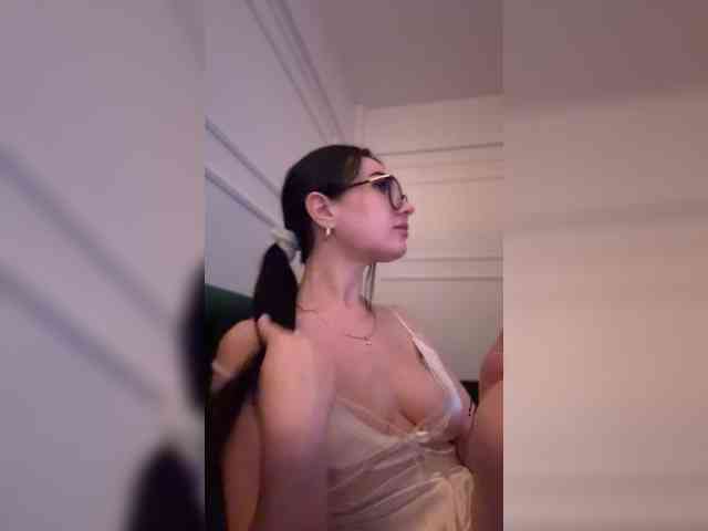 IvyNoirr webcam