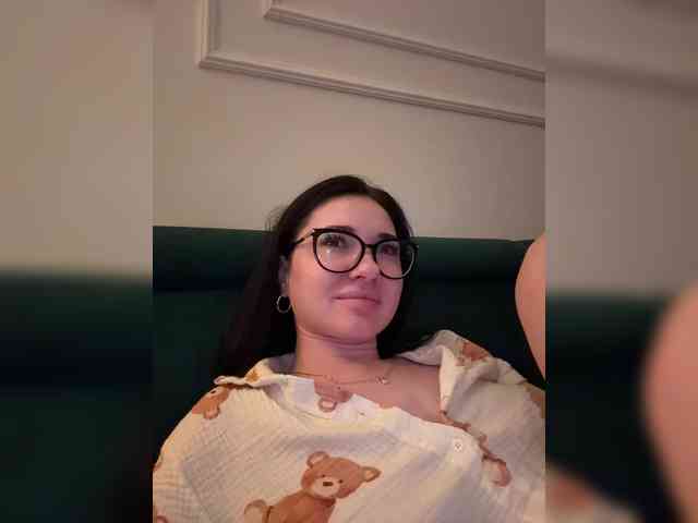 IvyNoirr webcam