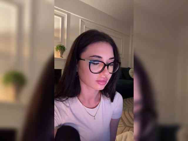 IvyNoirr webcam