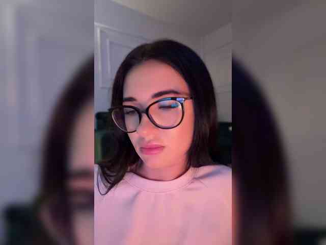 IvyNoirr webcam