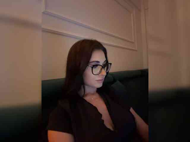 IvyNoirr webcam