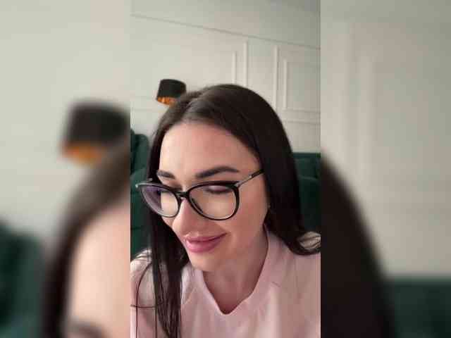 IvyNoirr webcam