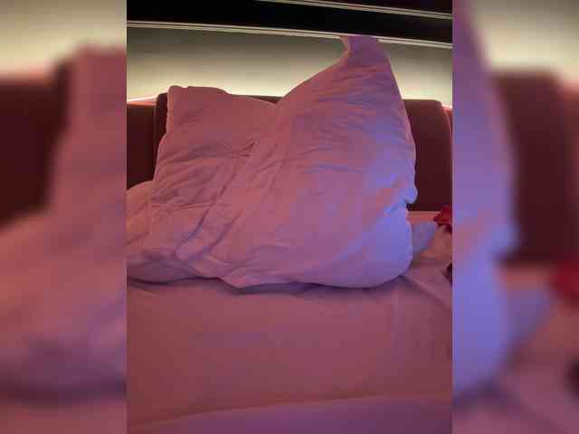 IvyNoirr webcam
