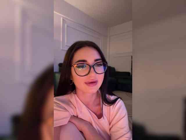 IvyNoirr webcam