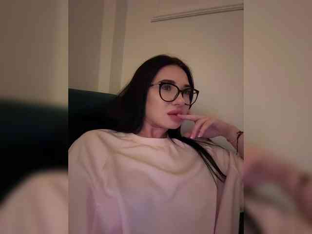 IvyNoirr webcam