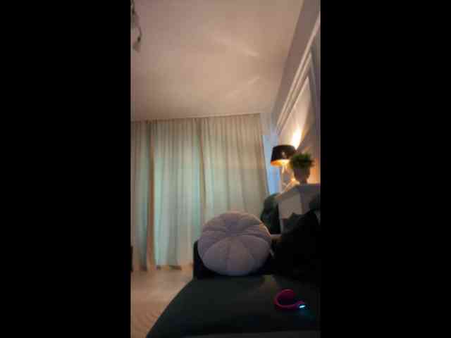 IvyNoirr webcam