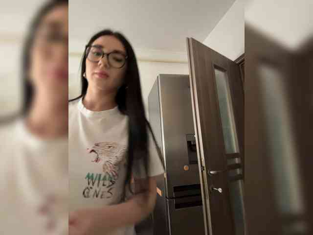 IvyNoirr webcam