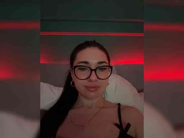IvyNoirr webcam