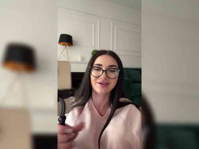 IvyNoirr webcam