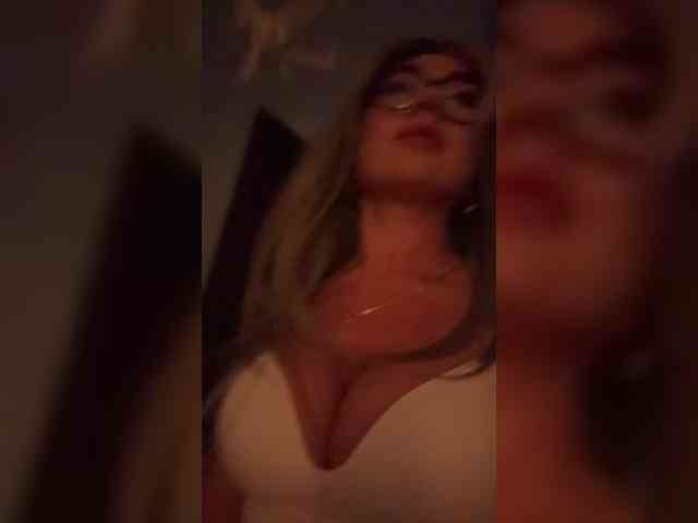 IvyNoirr webcam