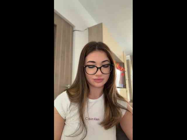 IvyyXOXO webcam