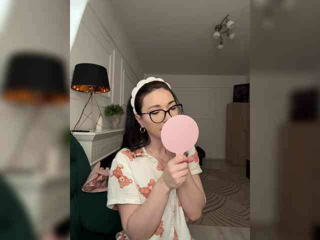 IvyNoirr webcam