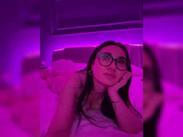 IvyNoirr webcam