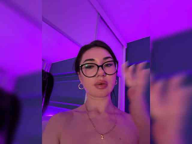 IvyNoirr webcam