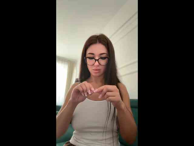 IvyNoirr webcam