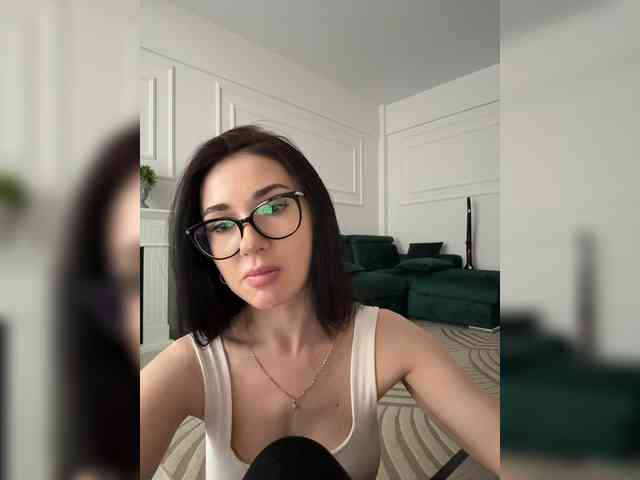 IvyNoirr webcam