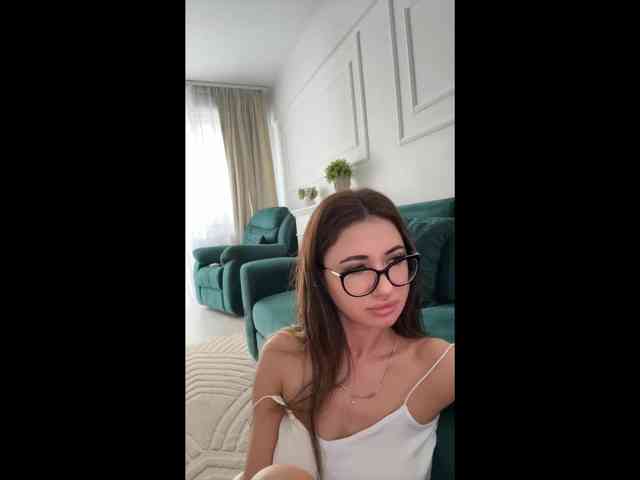 IvyNoirr webcam