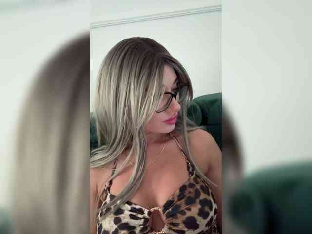 IvyNoirr webcam