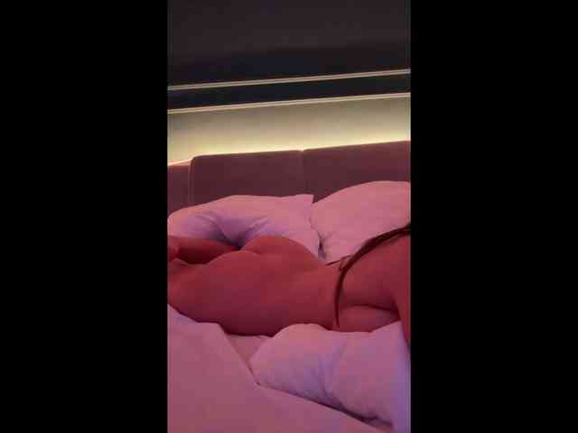 IvyNoirr webcam