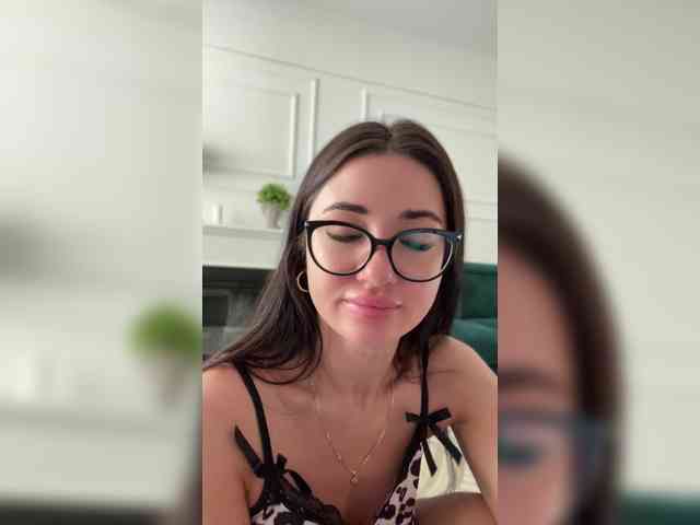 IvyNoirr webcam
