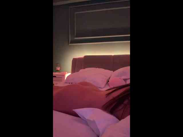 IvyNoirr webcam