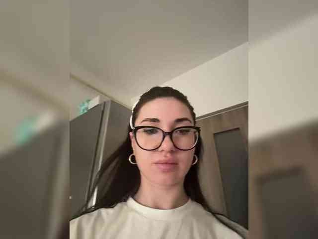 IvyNoirr webcam