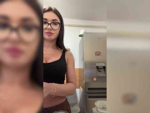 IvyNoirr webcam