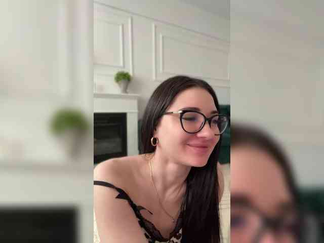 IvyNoirr webcam