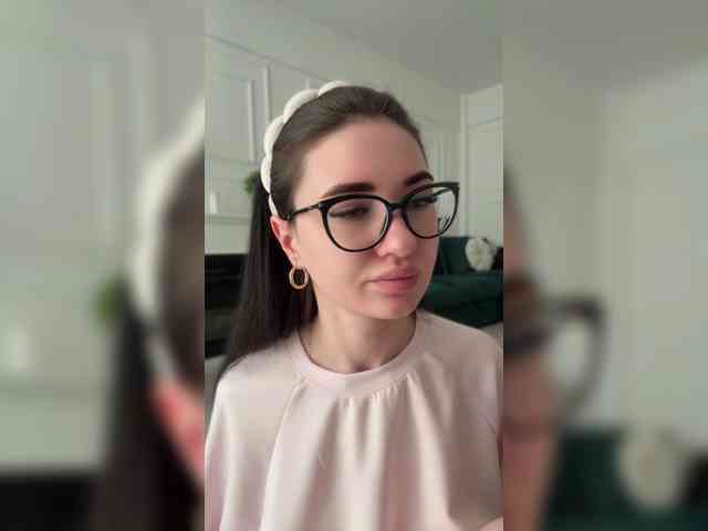 IvyNoirr webcam