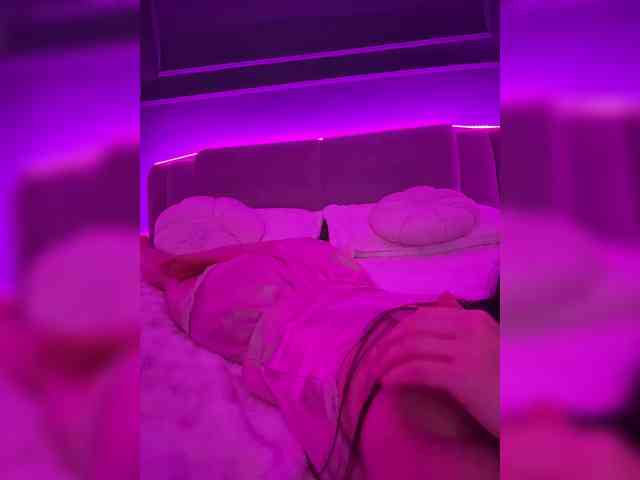 IvyNoirr webcam