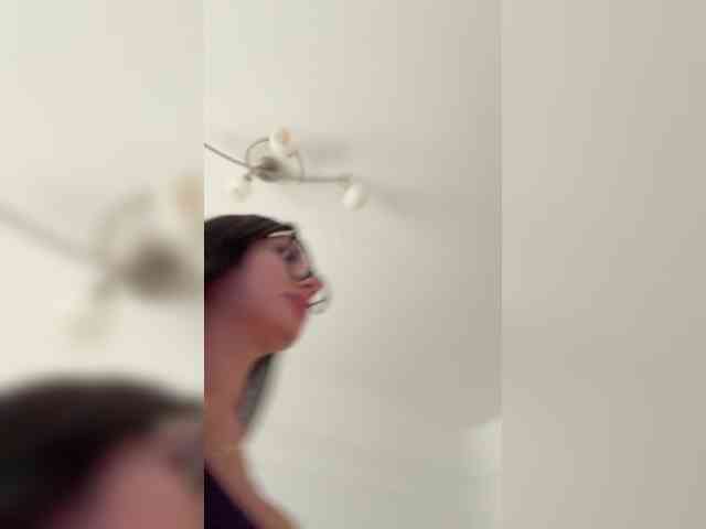IvyNoirr webcam