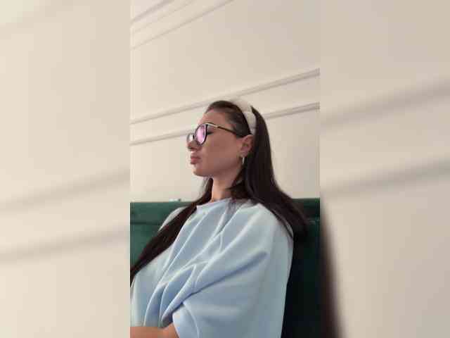 IvyNoirr webcam