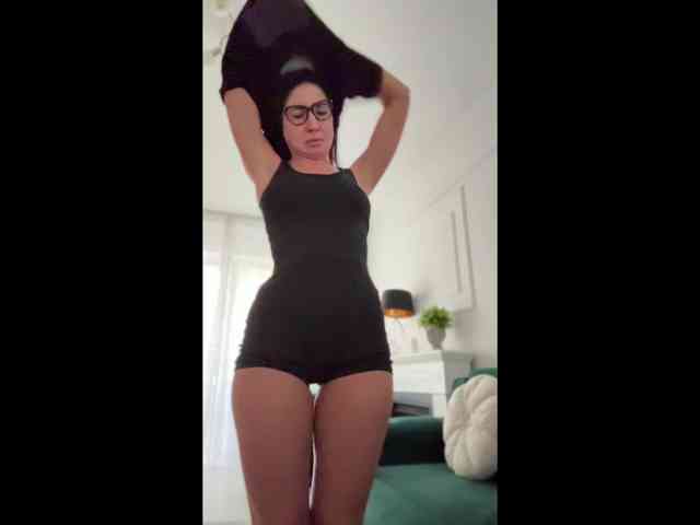 IvyNoirr webcam