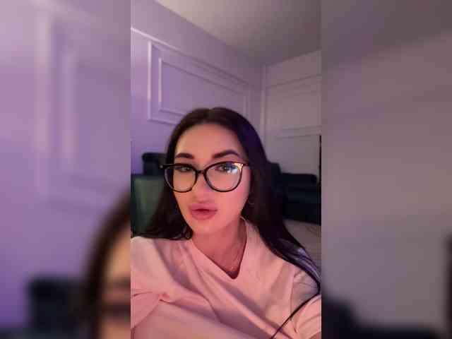 IvyNoirr webcam