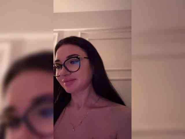 IvyNoirr webcam