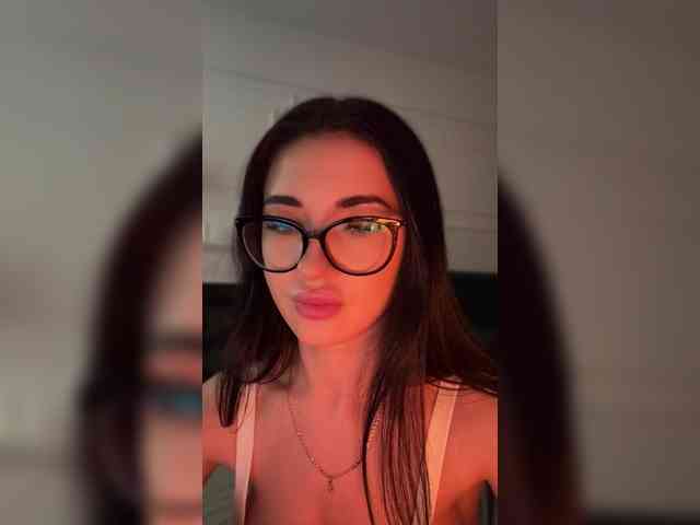 IvyNoirr webcam