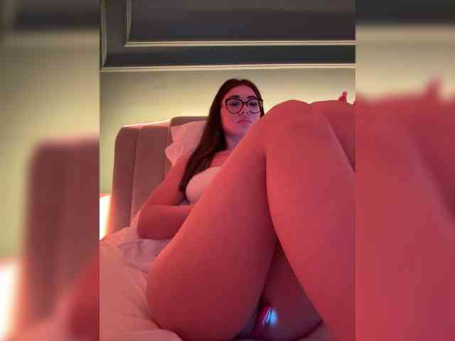 IvyNoirr webcam