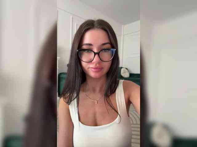 IvyNoirr webcam